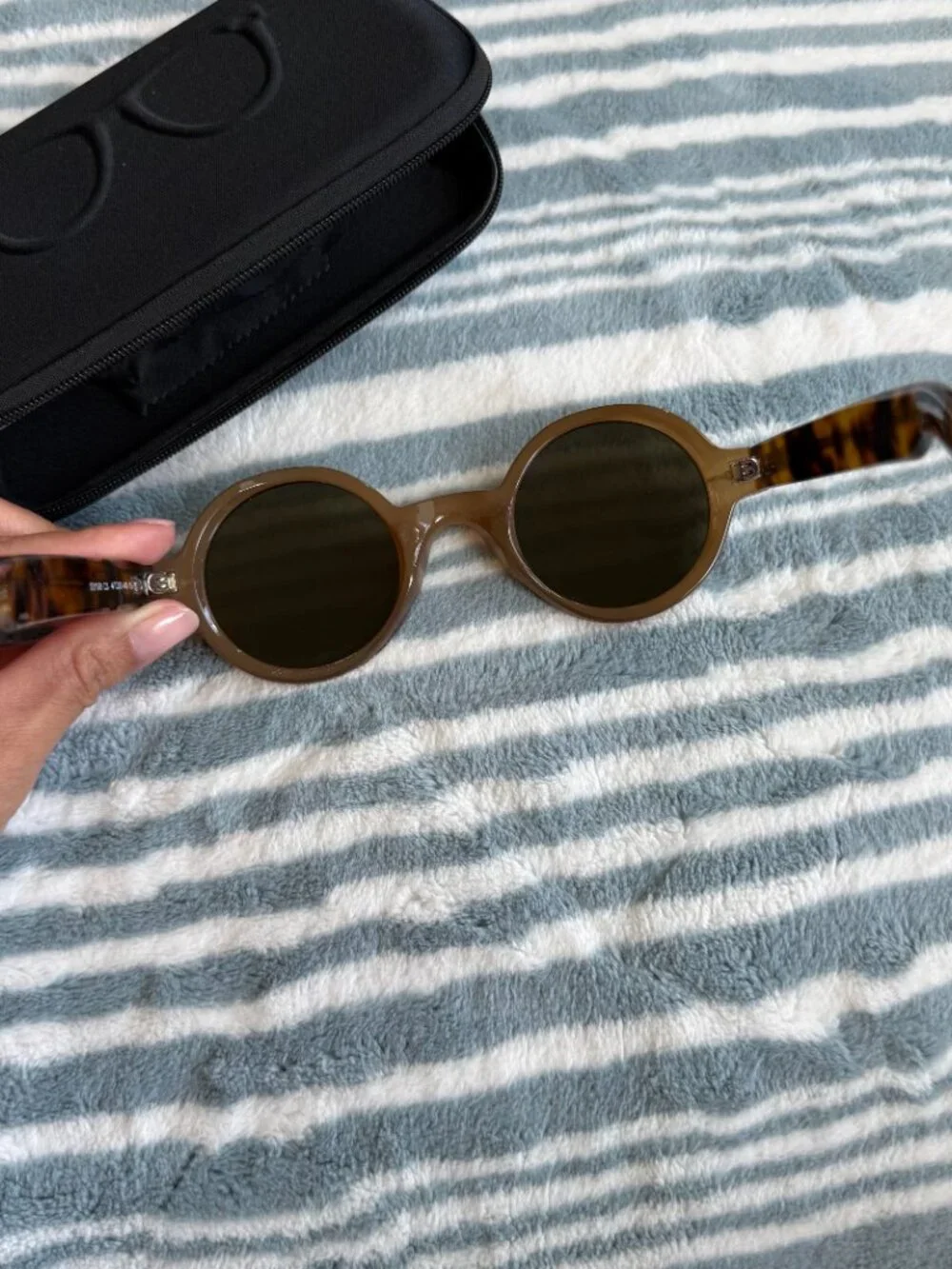 Bold Round Frame Taupe Sunglasses